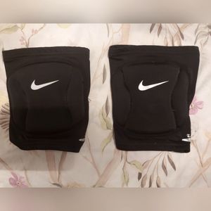NIKE Knee Pads